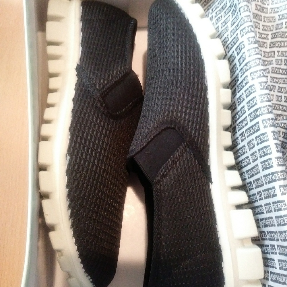 NEW Mens Slip On walking shoes Sz 10